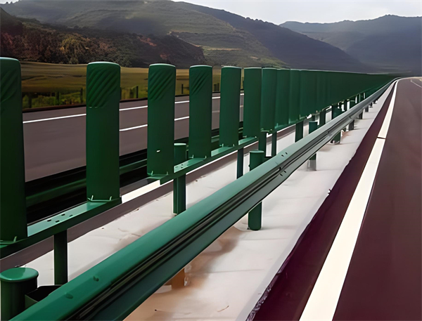 海北三波护栏板在高速公路的应用